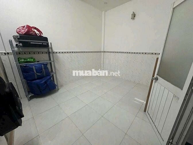 NHÀ SẠCH SẼ TRỆT, 2 LẦU, 4PN, 3WC, HẺM XE HƠI, GẦN NGÃ TƯ GA
