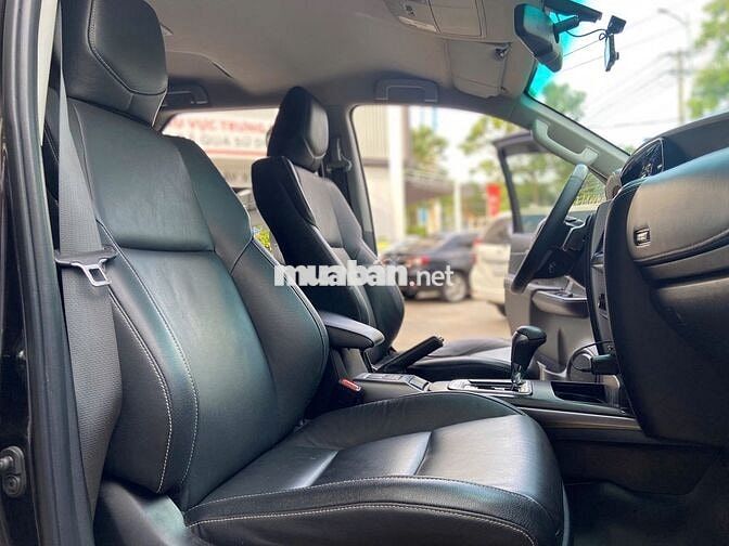 Fortuner 2020 2.4G 4x2 AT - 46.956 km - Còn Giảm