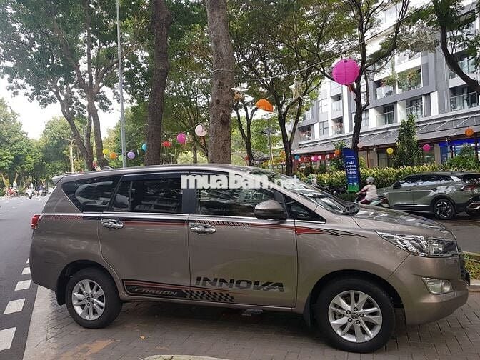 Toyota Innova 2019 2.0E - 95000 km