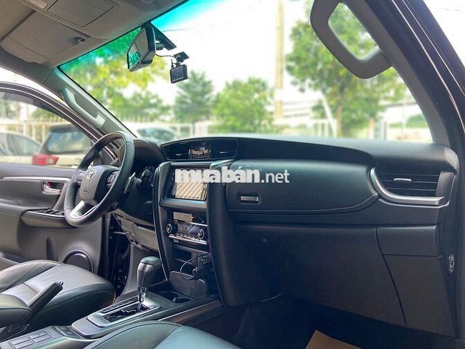 Fortuner 2020 2.4G 4x2 AT - 46.956 km - Còn Giảm