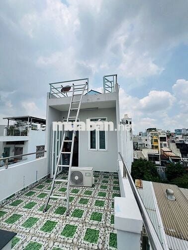 Bán nhà 463/24 CMT8 5 tầng 240m2 7PN Thu Nhập 600tr/năm Chỉ Nhỉnh 7T