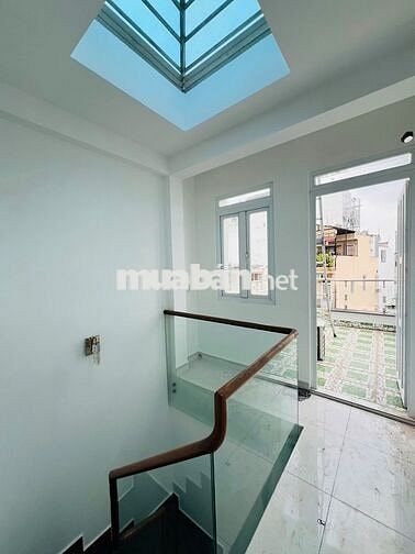 Bán nhà 463/24 CMT8 5 tầng 240m2 7PN Thu Nhập 600tr/năm Chỉ Nhỉnh 7T
