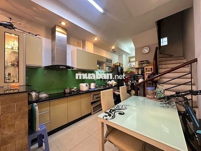 CHỦ GẤP BÁN GIẢM 700TR,GIÁ MỚI CHỈ 8 TỶ,HXH 4M,NHÀ 39M² 4 TẦNG