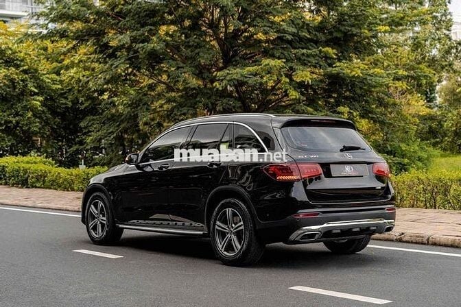 GLC200 facelift 2022 màu đen cá nhân siêu đẹp