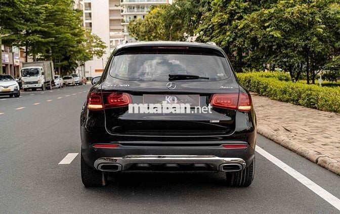 GLC200 facelift 2022 màu đen cá nhân siêu đẹp