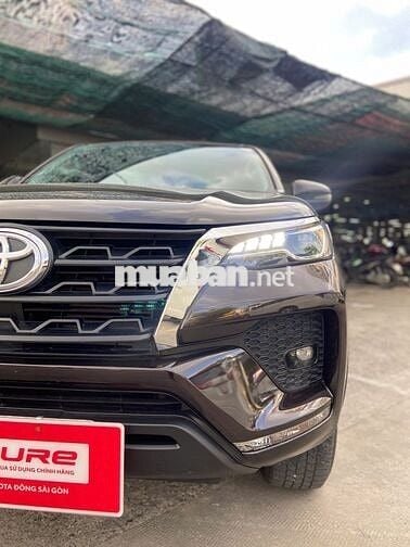 Fortuner 2020 2.4G 4x2 AT - 46.956 km - Còn Giảm