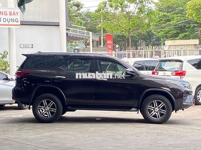 Fortuner 2020 2.4G 4x2 AT - 46.956 km - Còn Giảm