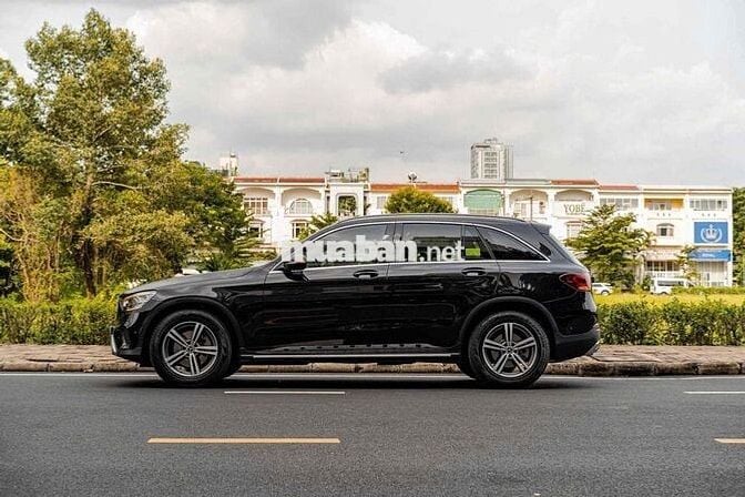 GLC200 facelift 2022 màu đen cá nhân siêu đẹp