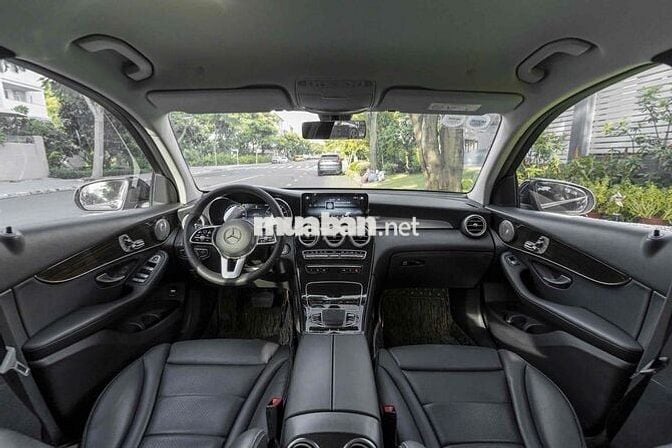 GLC200 facelift 2022 màu đen cá nhân siêu đẹp