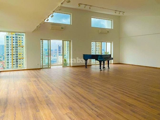 Bán hoặc cho thuê Penthouse tại River Garden Thảo Điền 4PN 330m2