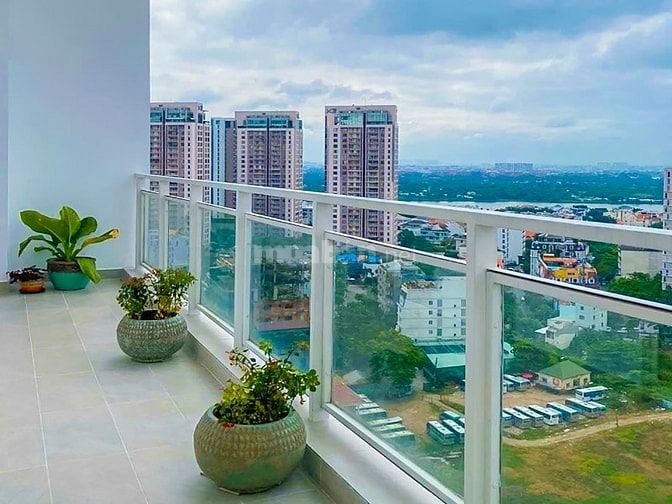 Bán hoặc cho thuê Penthouse tại River Garden Thảo Điền 4PN 330m2