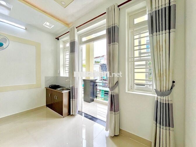 Phòng ban công - rộng thoáng mát đường Lê Văn Thọ, P9, GV