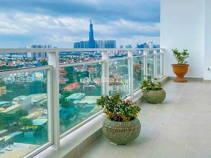 Bán hoặc cho thuê Penthouse tại River Garden Thảo Điền 4PN 330m2