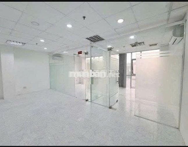 Cho thuê nhà mặt tiền Lý Tự Trọng, Phường Bến Thành, Quận 1.