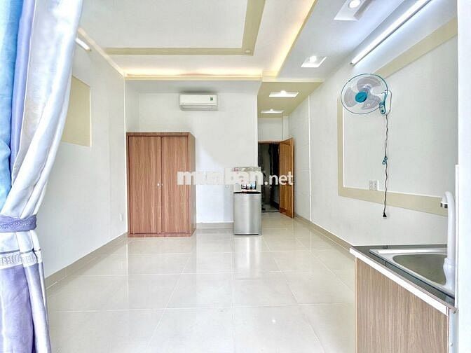 Phòng ban công - rộng thoáng mát đường Lê Văn Thọ, P9, GV