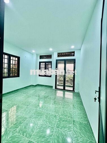 Nhà Sạch Sẻ DT 4x22 1Trệt 1Lầu 4Pn 2Wc Sân Đậu Xe Hẻm Ôtô Ngã Tư Ga