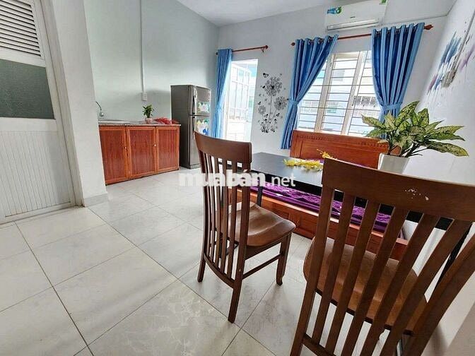CHO THUÊ CHDV 30M2 FULL NỘI THẤT ĐƯỜNG NGUYỄN XÍ GẦN NGÃ TƯ HÀNG XANH