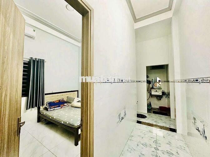 NHÀ 3 TẦNG ĐẸP, 103M² (NỞ HẬU 6M), PN TRỆT, OTO THÔNG, NHỈN 3 ĐỒNG TL