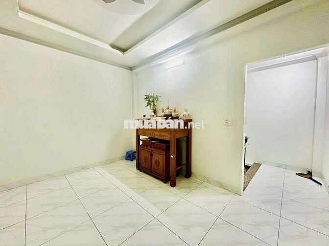 NHÀ 3 TẦNG ĐẸP, 103M² (NỞ HẬU 6M), PN TRỆT, OTO THÔNG, NHỈN 3 ĐỒNG TL