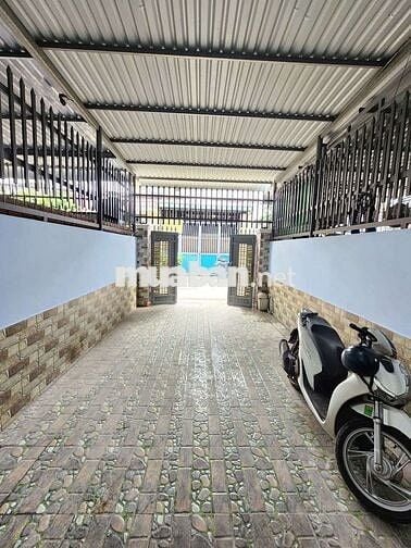 Nhà phố 95m hoàn công gần làng đại học quốc gia và BigC Go Dĩ An