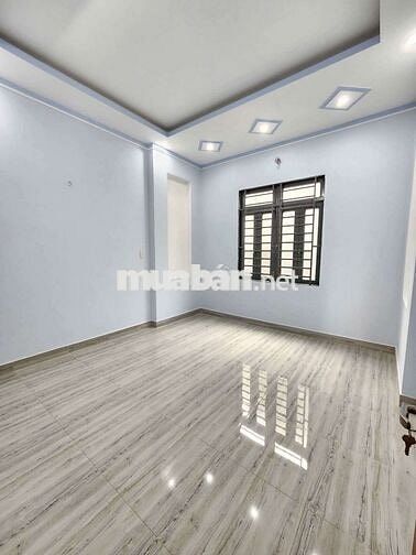 Nhà phố 95m hoàn công gần làng đại học quốc gia và BigC Go Dĩ An