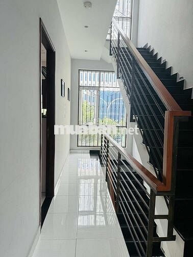 Nhà Q10 nguyên căn chính chủ  5,2x10m, 4 PN, hẻm 8m, full nội thất