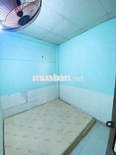 Chủ bán gấp nhà cấp bốn 200m2, 3pn, hẻm xe hơi,  Huỳnh Tấn Phát Quận 7
