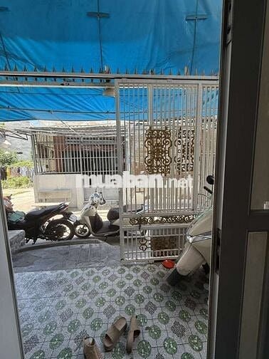 Bán gấp nhà 66m2, 3pn, đường 1041 Trần Xuân Soạn, Quận 7, HCM.