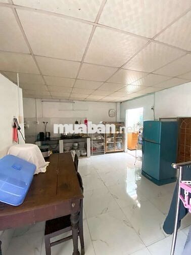 Chủ bán gấp nhà cấp bốn 200m2, 3pn, hẻm xe hơi,  Huỳnh Tấn Phát Quận 7