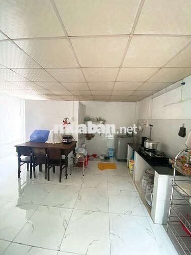 Chủ bán gấp nhà cấp bốn 200m2, 3pn, hẻm xe hơi,  Huỳnh Tấn Phát Quận 7