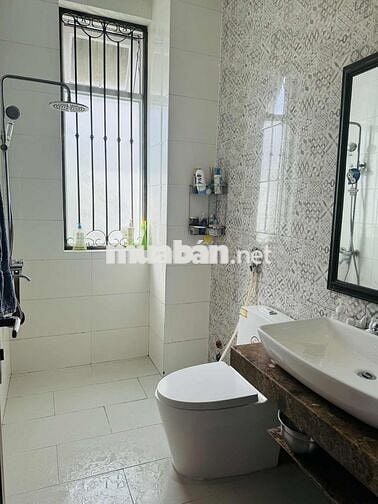 Nhà Q10 nguyên căn chính chủ  5,2x10m, 4 PN, hẻm 8m, full nội thất