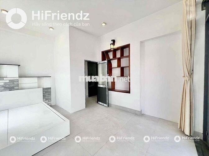 Khai trương căn hộ 2PN ban công mới 100% ngay công viên làng hoa GV