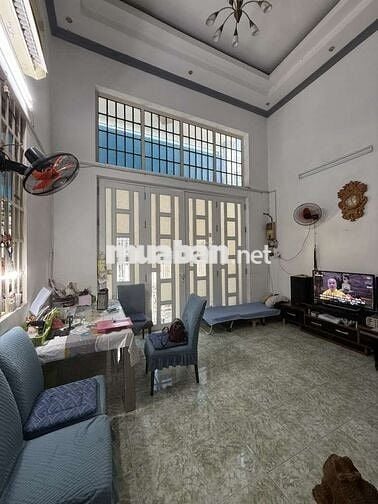 Bán gấp nhà 66m2, 3pn, đường 1041 Trần Xuân Soạn, Quận 7, HCM.