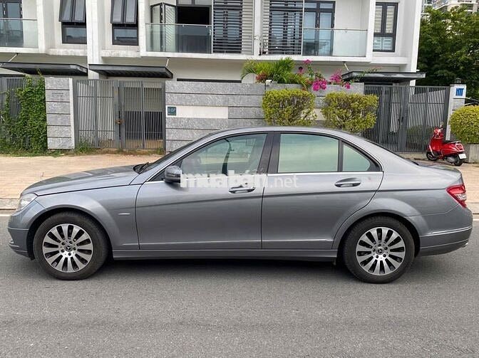 Mercedes C200 model 2010 đi 95 ngàn full lịch sử