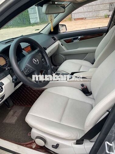 Mercedes C200 model 2010 đi 95 ngàn full lịch sử