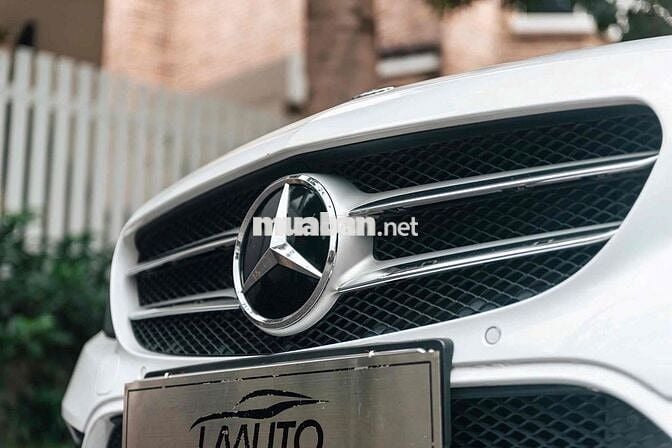 LONG ANH AUTO về Mercedes C200FL 2019