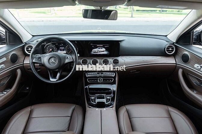LONG ANH AUTO về Mercedes E200 model 2017