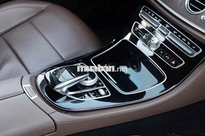LONG ANH AUTO về Mercedes E200 model 2017