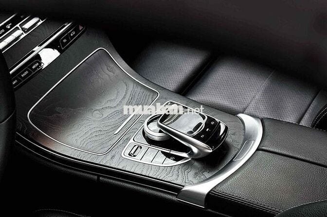 LONG ANH AUTO về Mercedes C200FL 2019