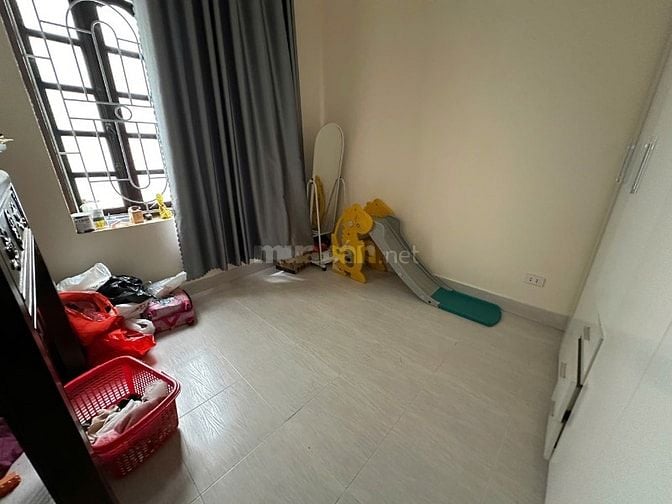 Chính chủ cho thuê nhà 3 tầng 1 tum tại ngõ 43 Tân Xuân, Xuân Đỉnh