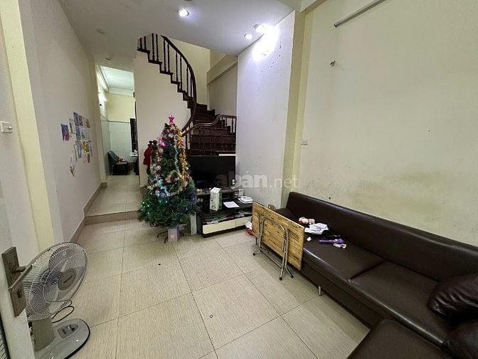 Chính chủ cho thuê nhà 3 tầng 1 tum tại ngõ 43 Tân Xuân, Xuân Đỉnh