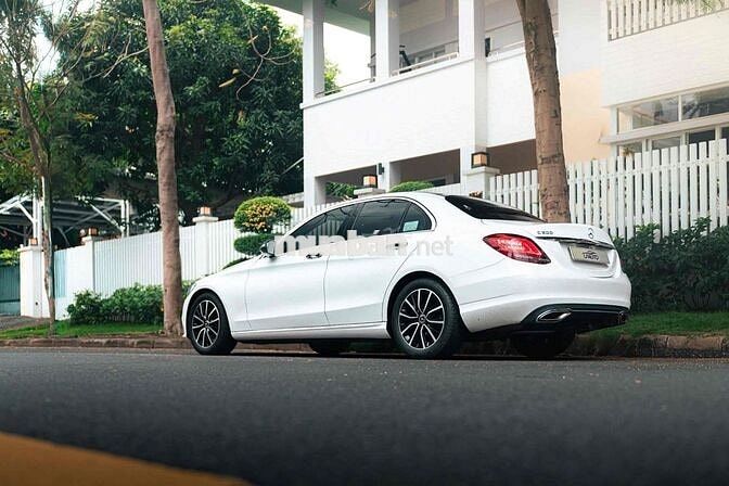 LONG ANH AUTO về Mercedes C200FL 2019