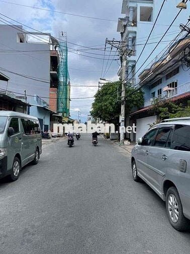 NHÀ MT 12M KINH DOANH- ĐÚC 5 TẤM KO LỘ GIỚI