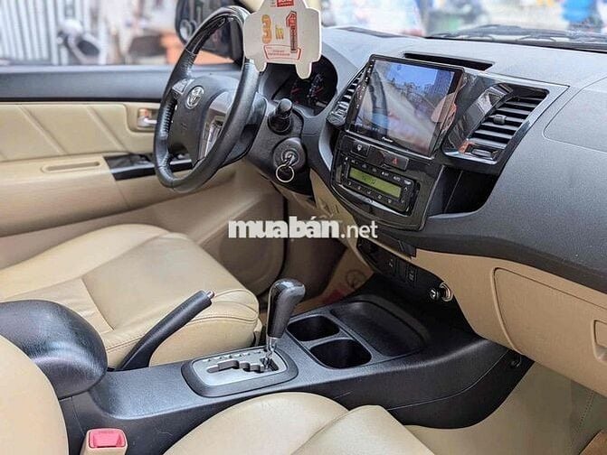 Toyota Fortuner 2016 số tự động màu trắng máy xăng