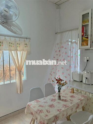 Cho thuê nhà nguyên căn hẻm đối diện thép Quốc Tiến