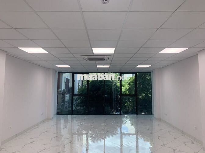 Cho thuê văn phòng tại Nguyên Hồng, Đống Đa sàn 70m2 giá 14tr nhà mới.
