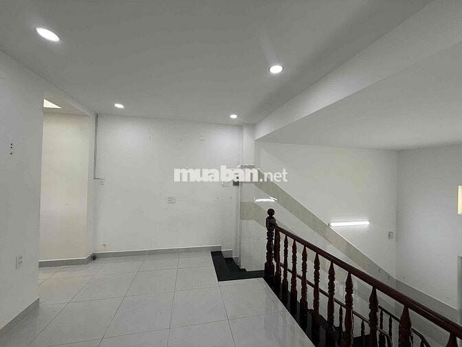 NHÀ ĐẸP NHƯ MỚI 2PN+ KHU BÊN SÔNG P. HBC TĐ GIÁ 12 TRIỆU SẴN MÁY LẠNH