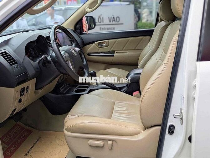 Toyota Fortuner 2016 số tự động màu trắng máy xăng