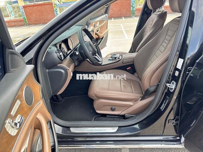 Mercedes Benz E Class 2019 E200 - 60 km