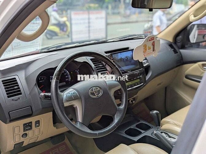 Toyota Fortuner 2016 số tự động màu trắng máy xăng